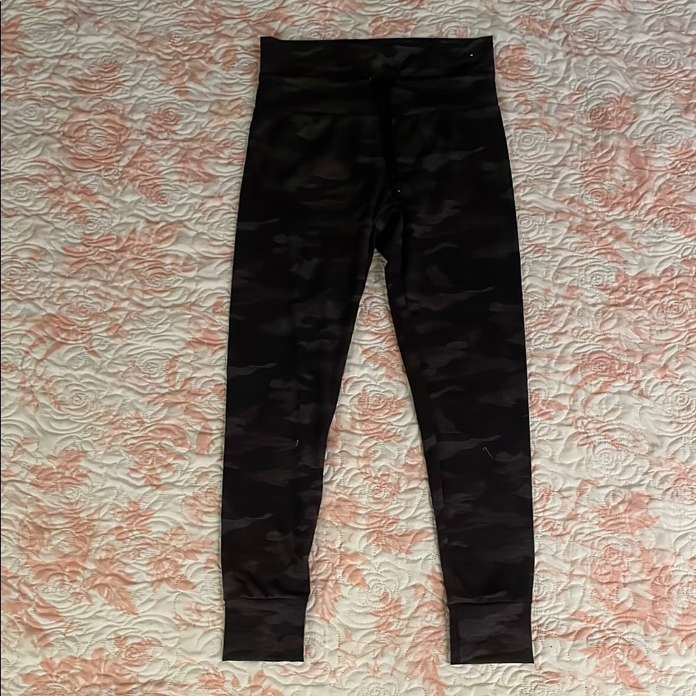 black camo leggings